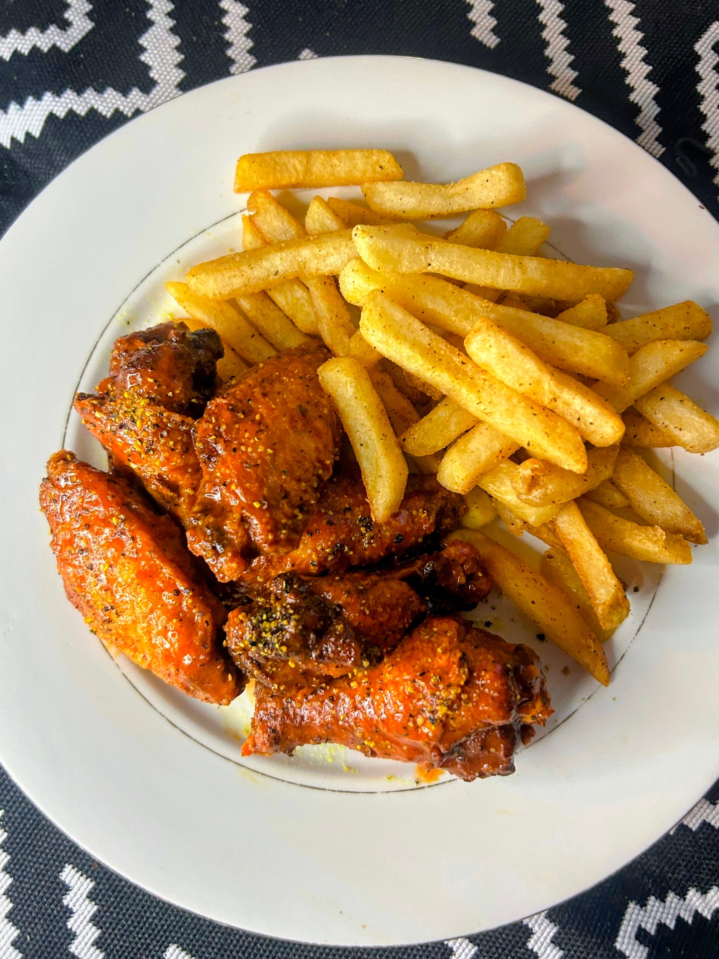 Hot, Lemon Pepper Wings, Fries & Sweet Tea